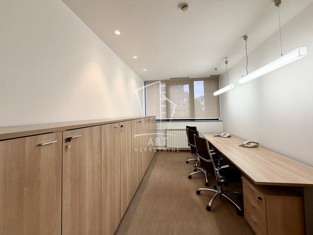 Slika 11 - Miše Vujića,  Lokal na prodaju, 242m2, 640.000€