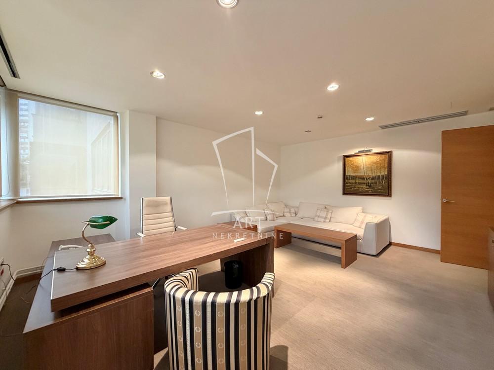 Slika 3 - Miše Vujića,  Lokal na prodaju, 242m2, 640.000€
