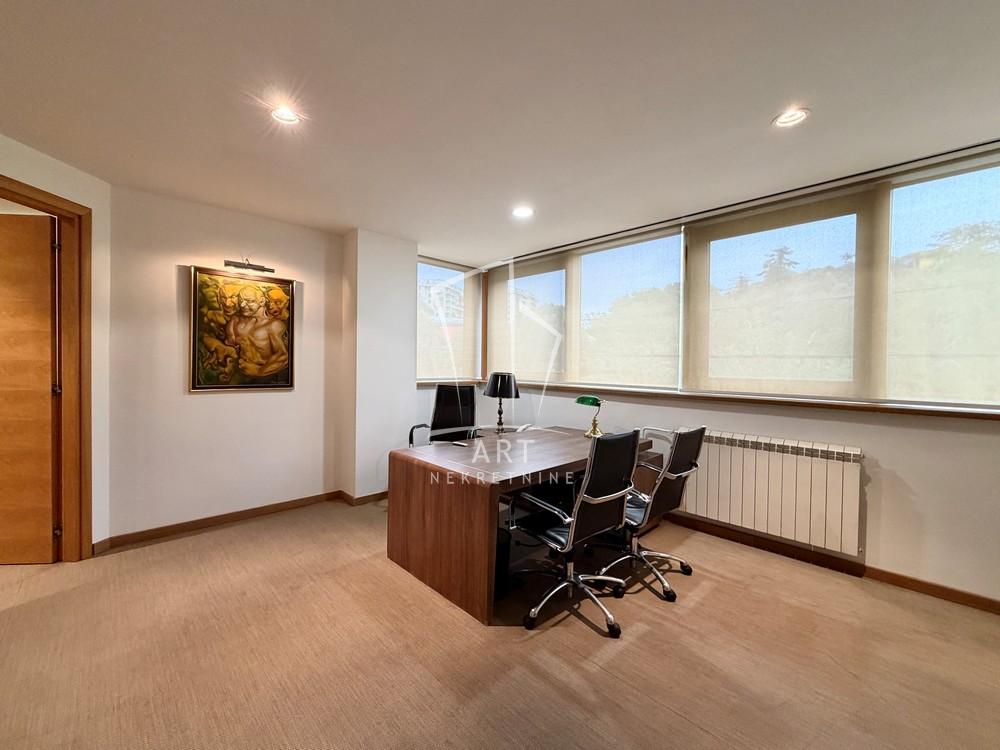 Slika 5 - Miše Vujića,  Lokal na prodaju, 242m2, 640.000€