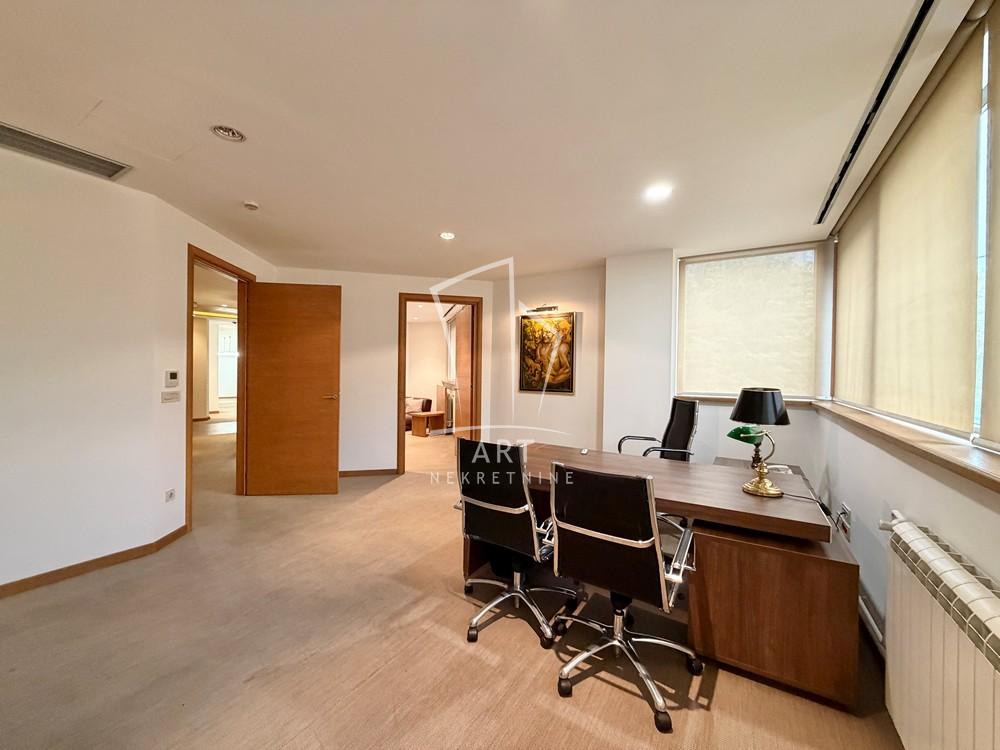 Slika 6 - Miše Vujića,  Lokal na prodaju, 242m2, 640.000€