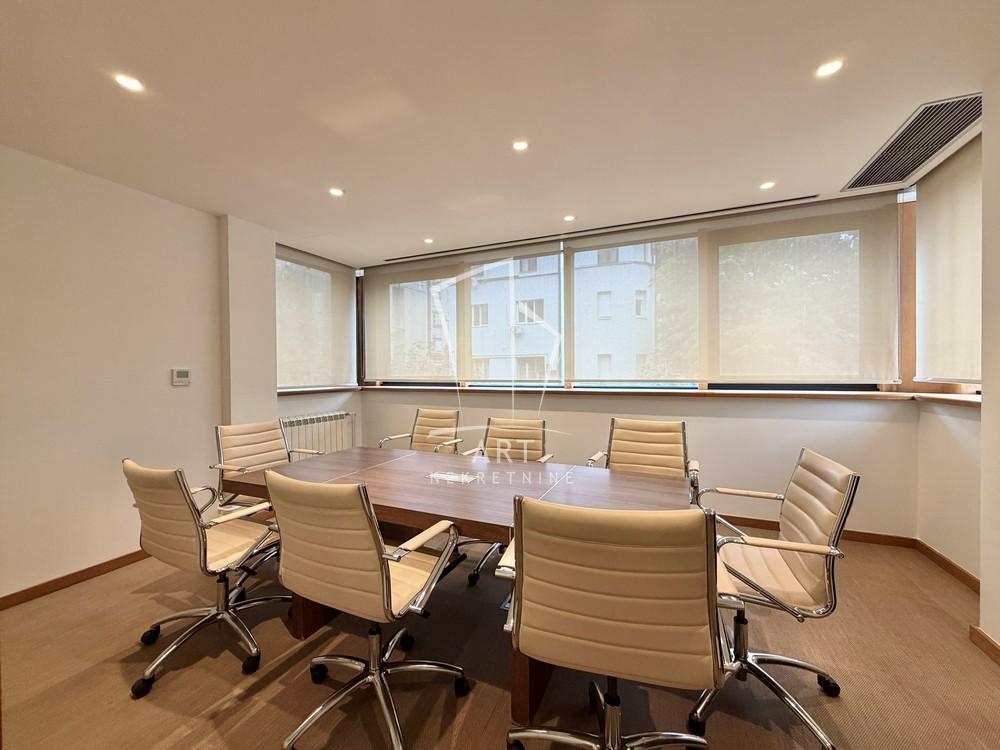 Slika 8 - Miše Vujića,  Lokal na prodaju, 242m2, 640.000€