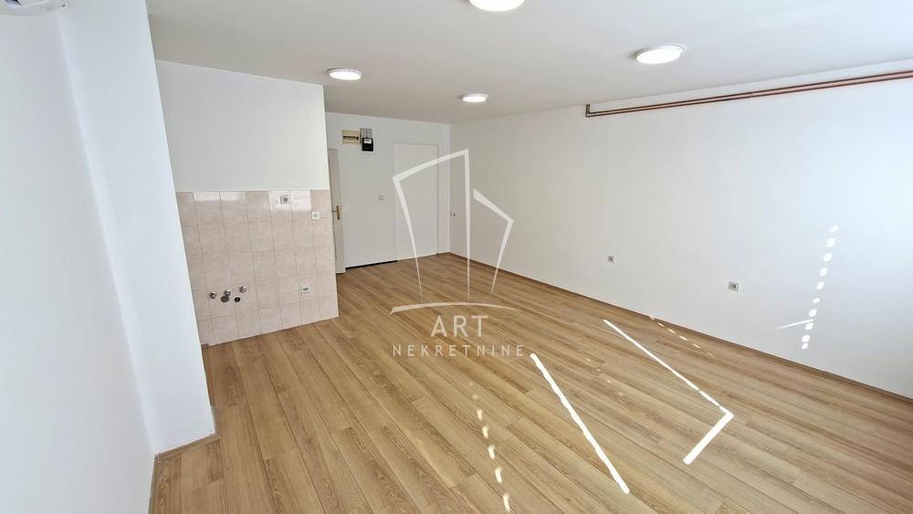 Slika 2 -  Lokal za izdavanje, 35m2, 300€