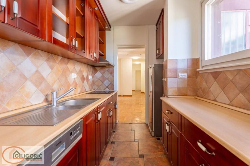 Slika 8 - Bulevar Arsenija Čarnojevića, Petosoban stan na prodaju, 122m2, 410.000€