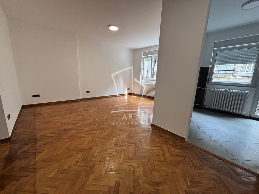 Slika 9 - Kičevska, Trosoban stan za izdavanje, 63m2, 850€