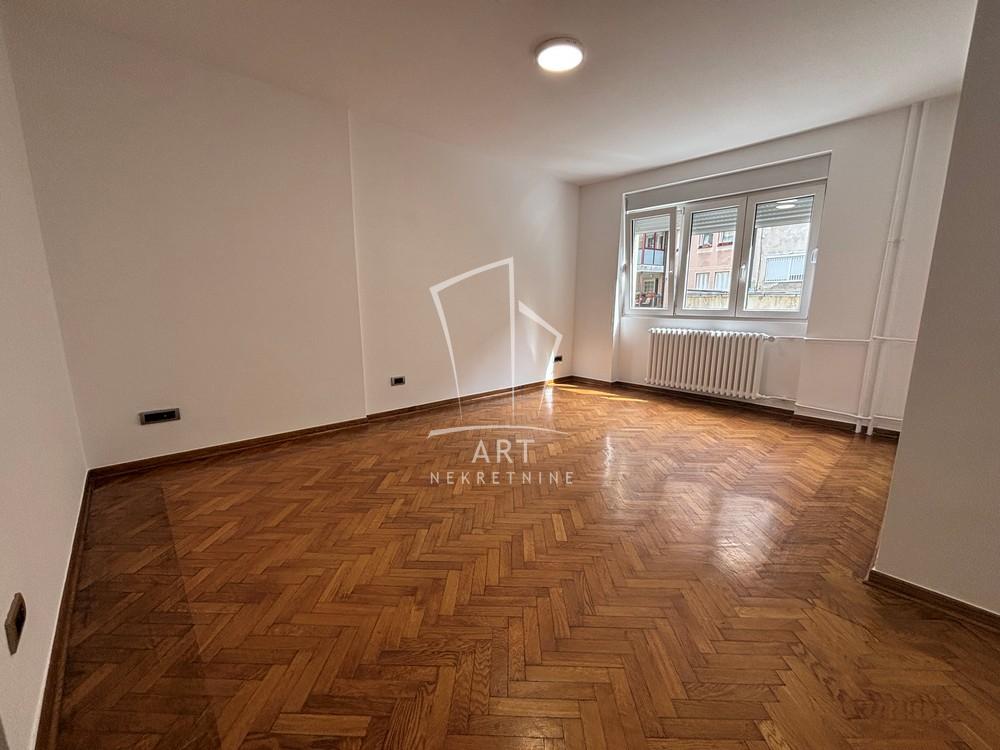 Slika 2 - Kičevska, Trosoban stan za izdavanje, 63m2, 850€