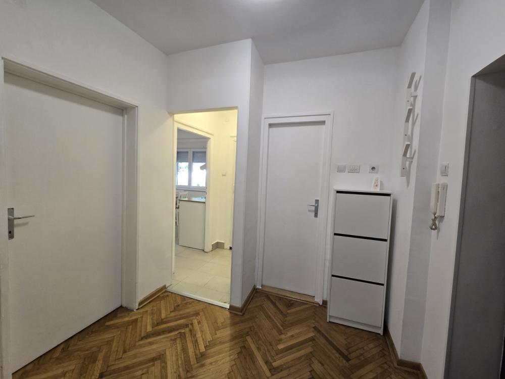 Slika 4 - Cara Dušana, Dvosoban stan za izdavanje, 60m2, 680€