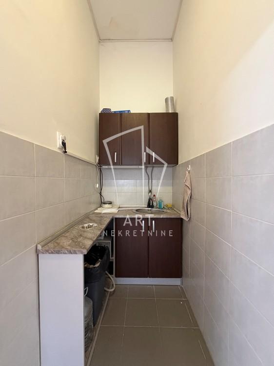 Slika 9 - Dunavski kej,  Lokal na prodaju, 37m2, 150.000€