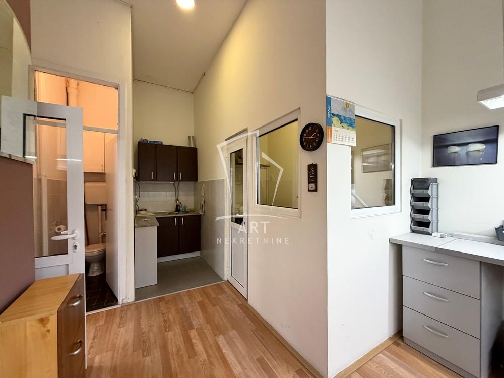 Slika 1 - Dunavski kej,  Lokal na prodaju, 37m2, 150.000€