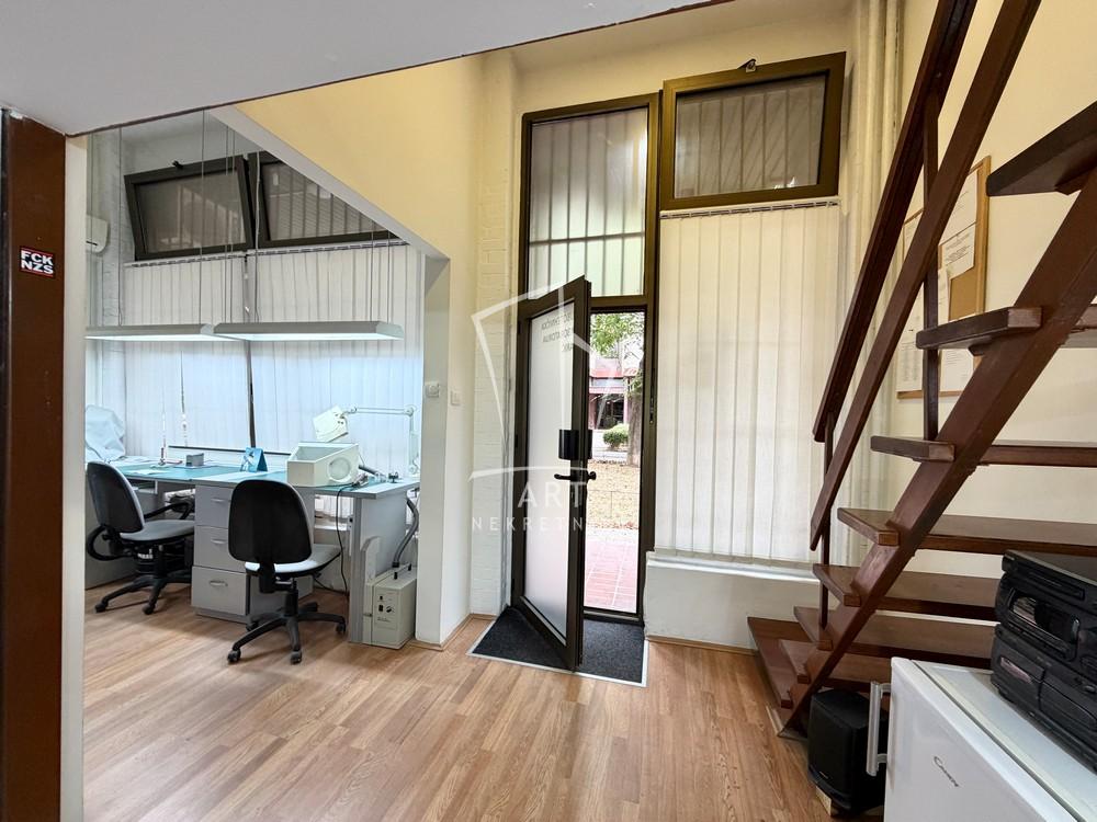 Slika 4 - Dunavski kej,  Lokal na prodaju, 37m2, 150.000€
