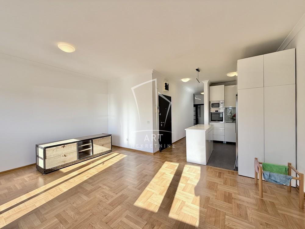 Slika 4 - Maksima Gorkog, Četvorosoban stan za izdavanje, 108m2, 1.350€