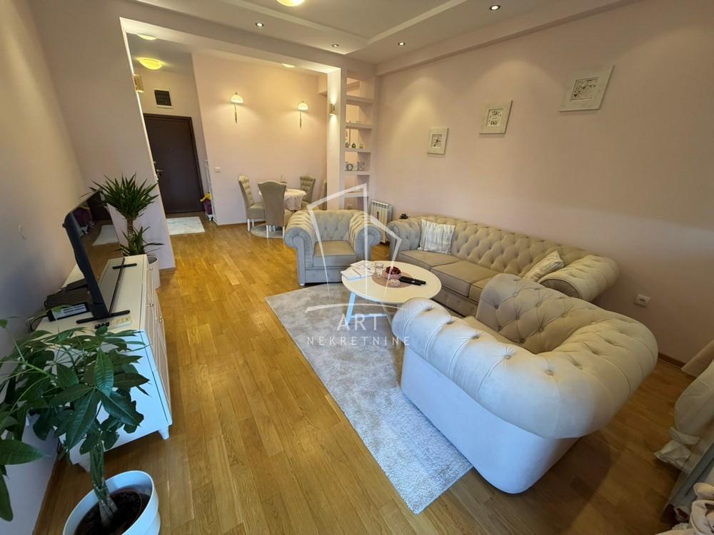 Slika 2 - Darinke Jevrić, Trosoban stan za izdavanje, 71m2, 800€