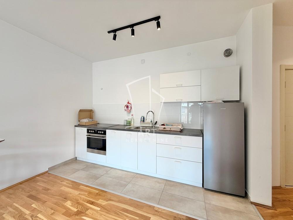Slika 2 - Dimitrija Tucovića, Trosoban stan na prodaju, 75m2, 320.000€