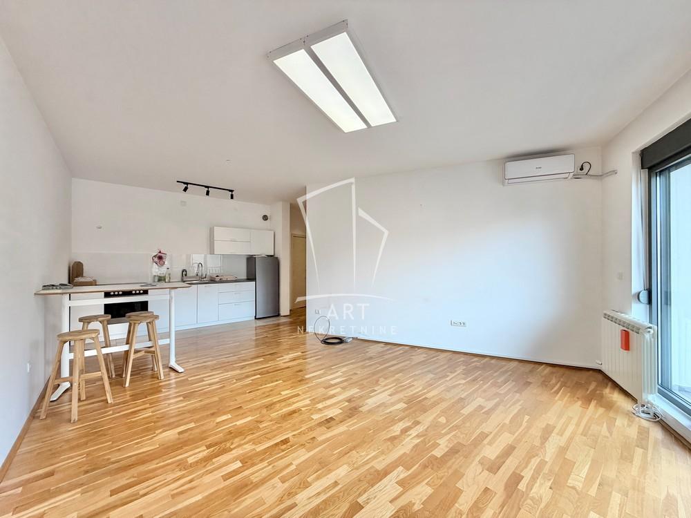 Slika 3 - Dimitrija Tucovića, Trosoban stan na prodaju, 75m2, 320.000€