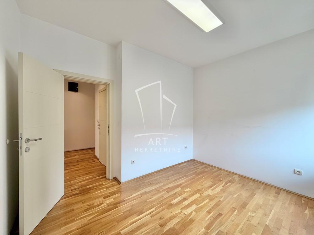 Slika 7 - Dimitrija Tucovića, Trosoban stan na prodaju, 75m2, 320.000€