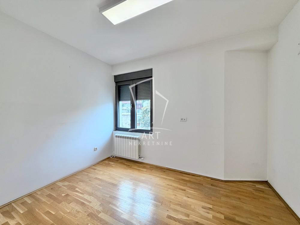 Slika 8 - Dimitrija Tucovića, Trosoban stan na prodaju, 75m2, 320.000€