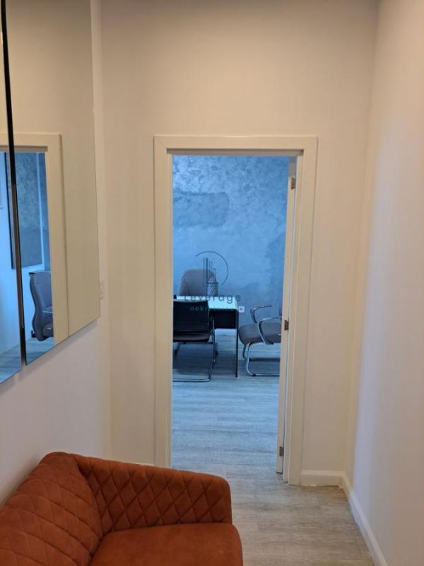 Slika 8 - Pećska, Petosoban stan za izdavanje, 118m2, 1.590€