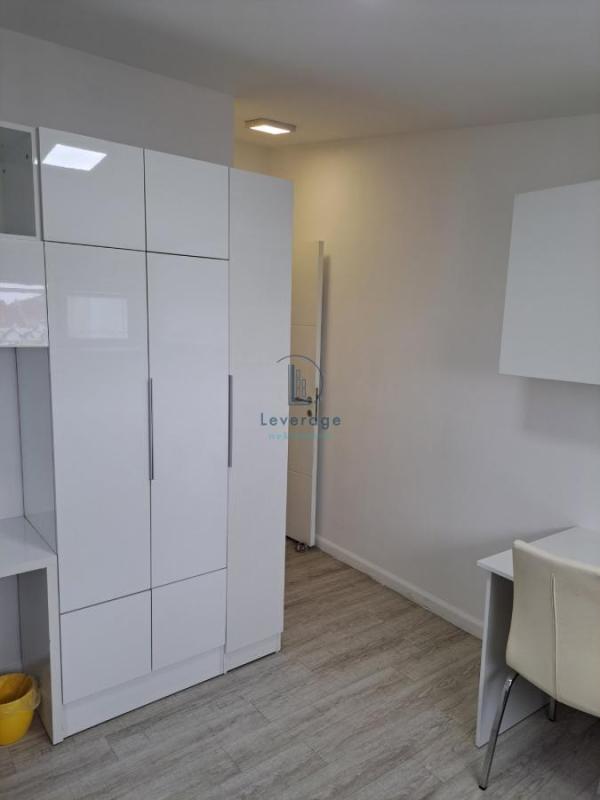 Slika 6 - Pećska, Petosoban stan za izdavanje, 118m2, 1.590€