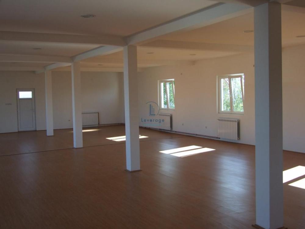 Slika 4 - Zrenjaninski put,  Lokal za izdavanje, 500m2, 3.200€