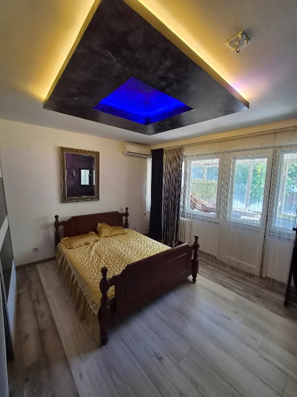 Slika 2 - Bulevar Arsenija Čarnojevića, Trosoban stan za izdavanje, 75m2, 650€