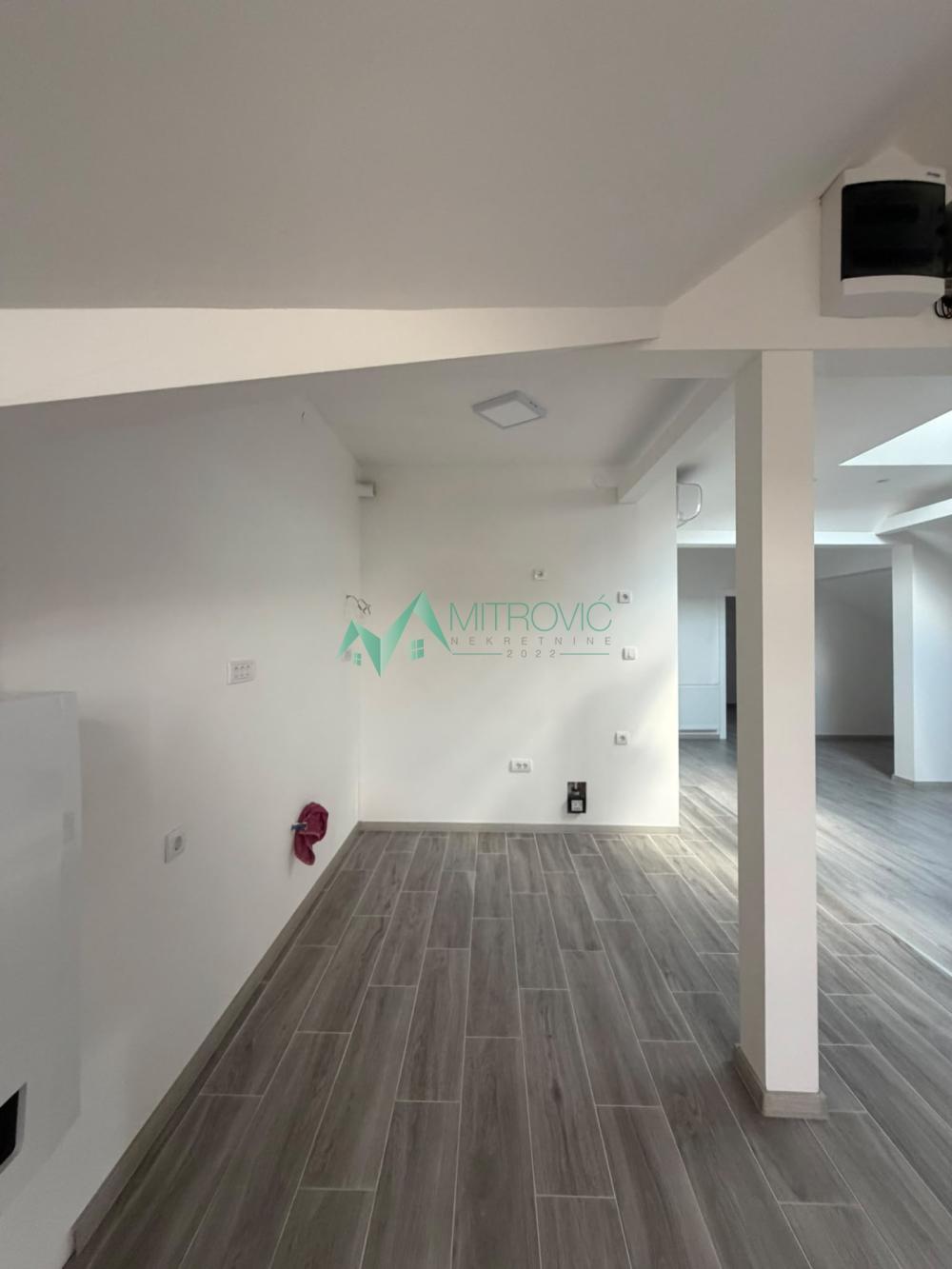 Slika 3 -  Stan za izdavanje, 286m2, 500€