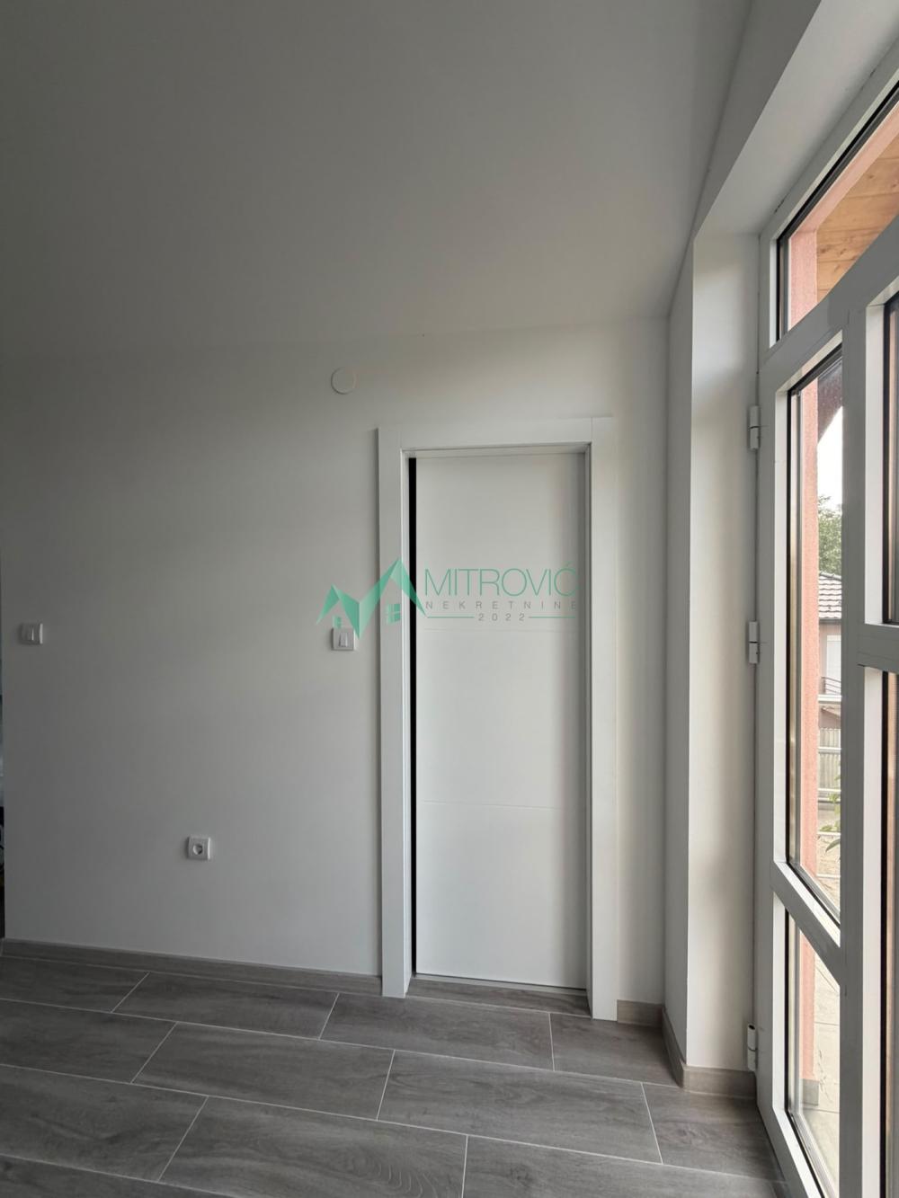 Slika 2 -  Stan za izdavanje, 286m2, 500€