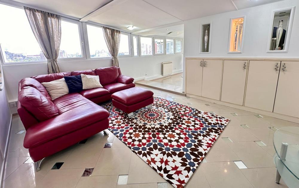 Glavna slika -Jurija Gagarina, Troiposoban stan za izdavanje, 160m2, 1.500€