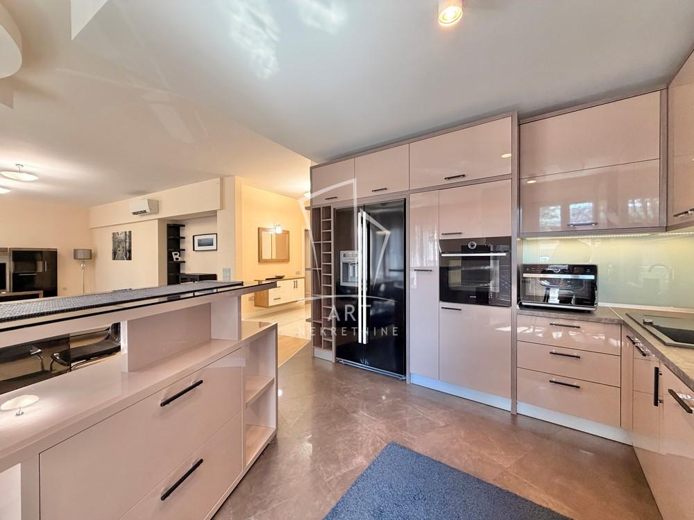 Slika 9 - Rankeova, Četvorosoban stan za izdavanje, 189m2, 2.800€