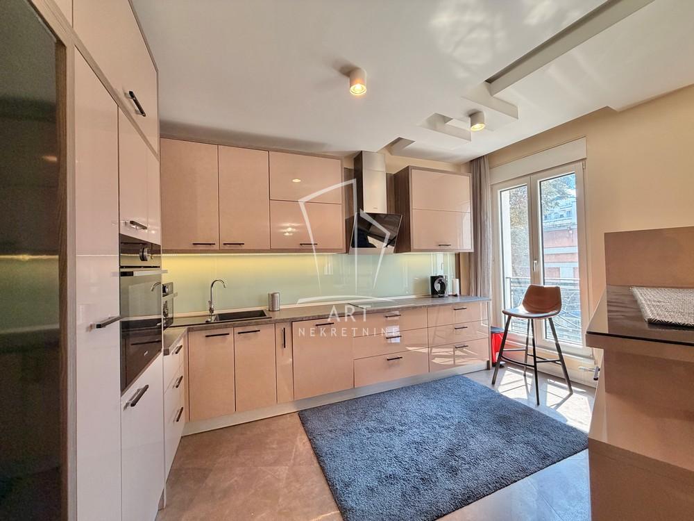 Slika 5 - Rankeova, Četvorosoban stan za izdavanje, 189m2, 2.800€