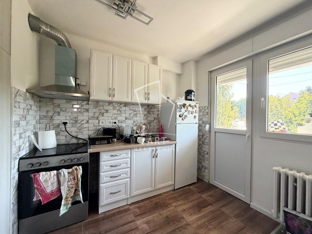 Slika 3 - Srpskih Udarnih Brigada, Dvoiposoban stan na prodaju, 54m2, 205.000€