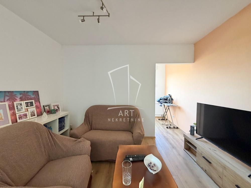 Slika 1 - Srpskih Udarnih Brigada, Dvoiposoban stan na prodaju, 54m2, 205.000€