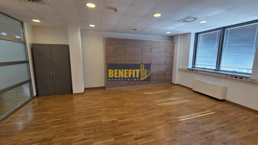 Slika 1 -  Lokal za izdavanje, 330m2, 4.950€