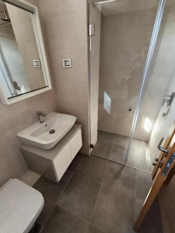 Slika 11 -  Kuća za izdavanje, 230m2, 2.000€