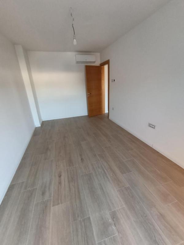 Slika 10 -  Kuća za izdavanje, 230m2, 2.000€