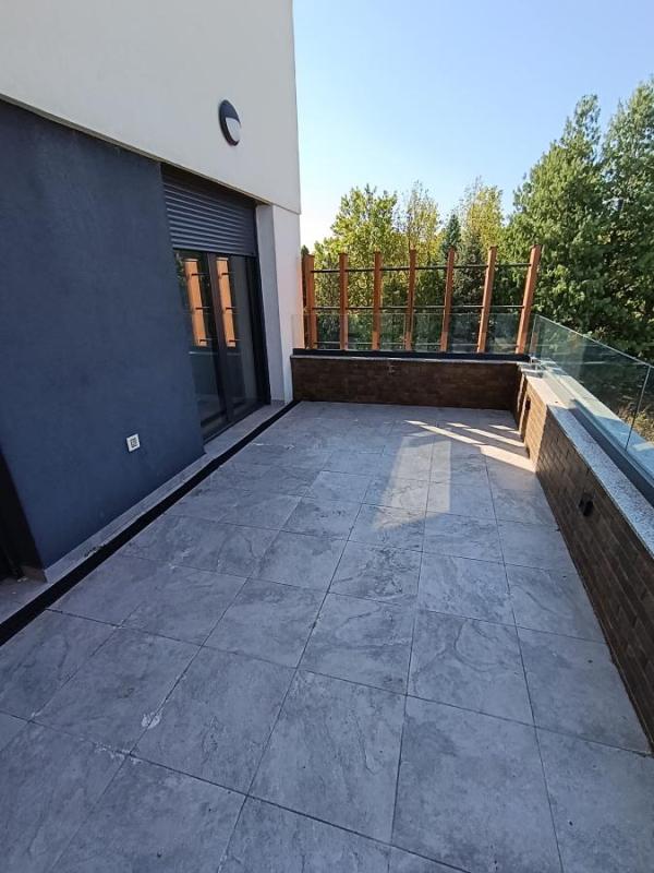 Slika 8 -  Kuća za izdavanje, 230m2, 2.000€
