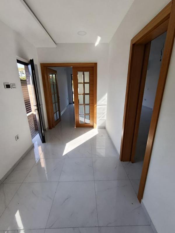 Slika 6 -  Kuća za izdavanje, 230m2, 2.000€