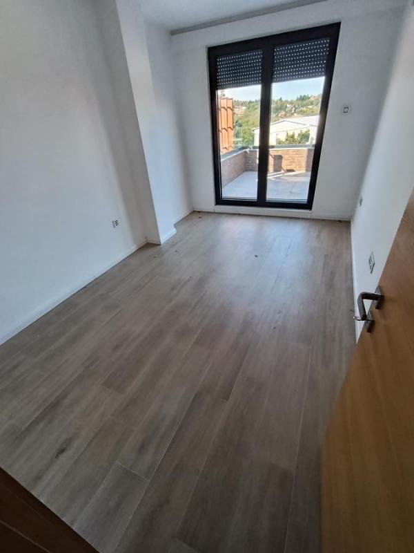 Slika 9 -  Kuća za izdavanje, 230m2, 2.000€