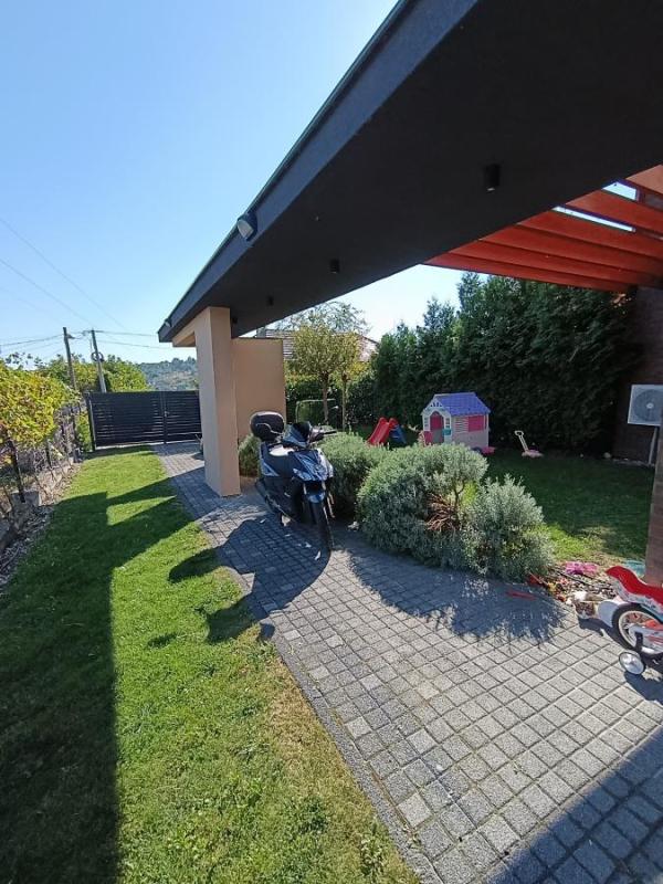 Slika 3 -  Kuća za izdavanje, 230m2, 2.000€