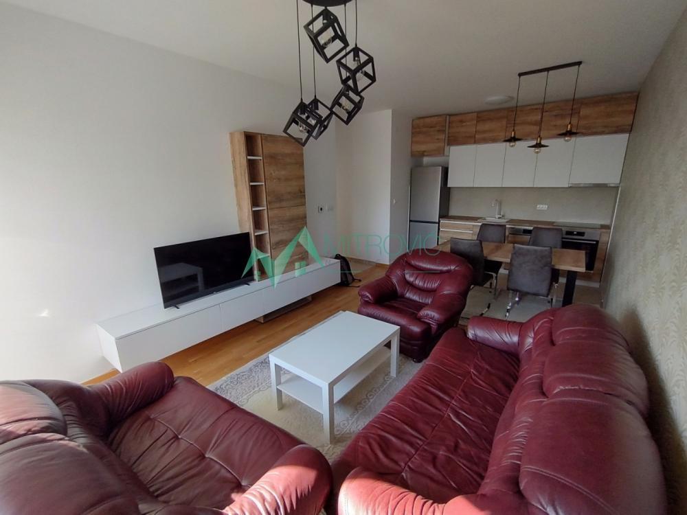 Glavna slika -Trosoban stan za izdavanje, 57m2, 750€