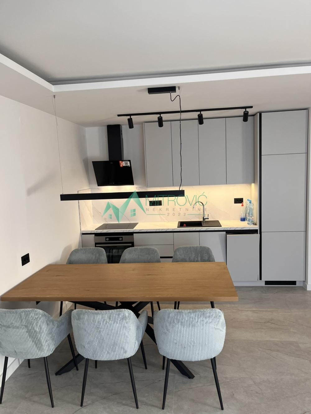 Slika 7 - Četvorosoban stan za izdavanje, 93m2, 1.000€