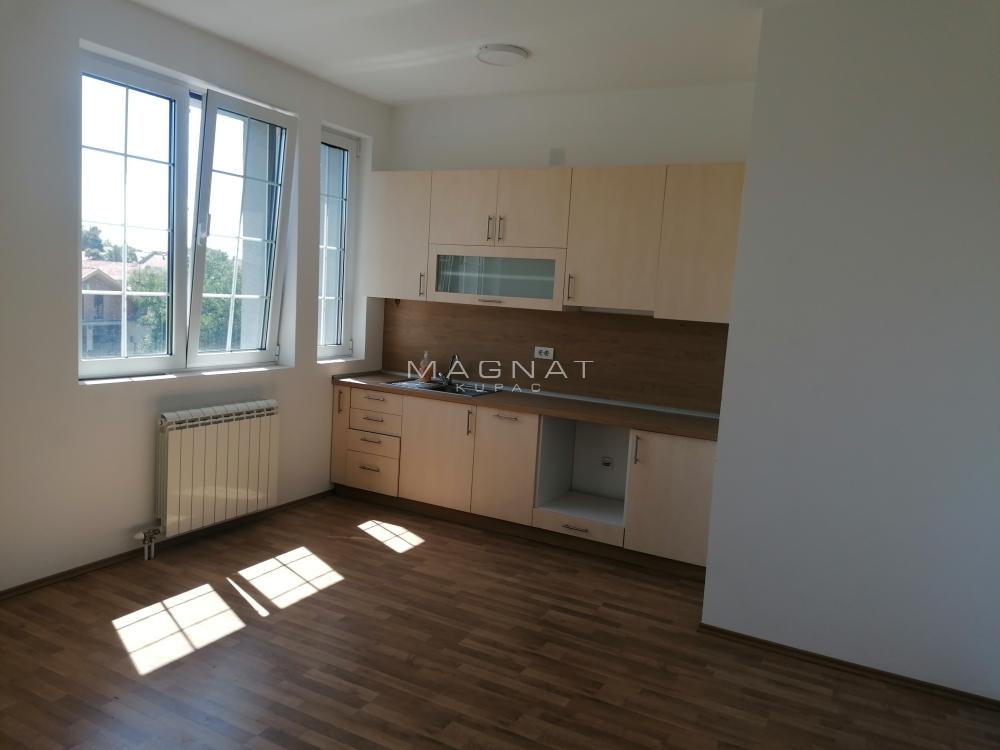 Slika 1 - Stojana Ljubića, Jednosoban stan za izdavanje, 35m2, 280€