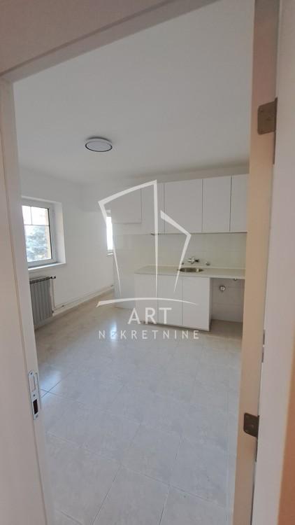 Slika 10 - Čedomilja Mitrovića, Četvorosoban stan za izdavanje, 140m2, 1.000€