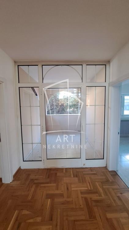Slika 11 - Čedomilja Mitrovića, Četvorosoban stan za izdavanje, 140m2, 1.000€