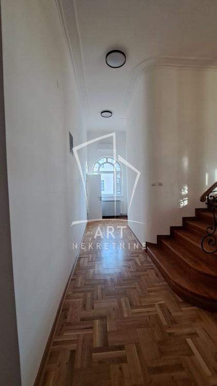 Slika 1 - Čedomilja Mitrovića, Četvorosoban stan za izdavanje, 140m2, 1.000€
