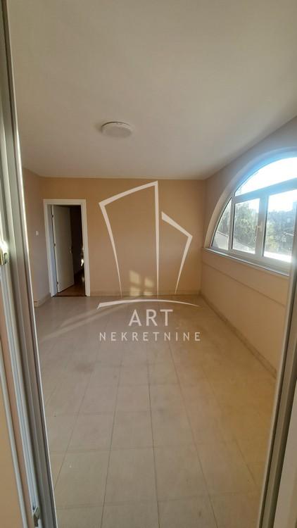 Slika 8 - Čedomilja Mitrovića, Četvorosoban stan za izdavanje, 140m2, 1.000€