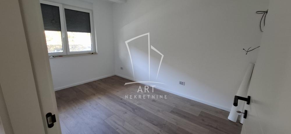 Slika 4 - Cara Dušana,  Lokal za izdavanje, 51m2, 900€