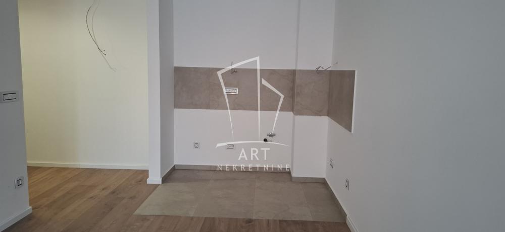 Slika 5 - Cara Dušana,  Lokal za izdavanje, 51m2, 900€