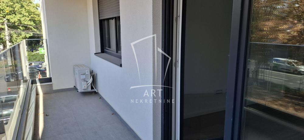 Slika 8 - Cara Dušana,  Lokal za izdavanje, 51m2, 900€