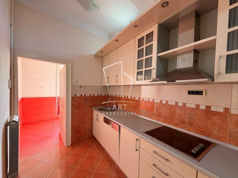 Slika 11 - Cara Lazara,  Lokal za izdavanje, 80m2, 1.500€