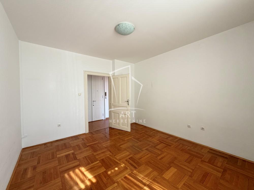 Slika 5 - Cara Lazara,  Lokal za izdavanje, 80m2, 1.500€