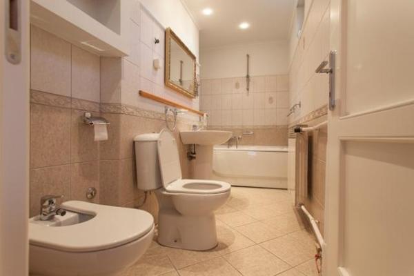 Slika 6 - Limska, Kuća za izdavanje, 200m2, 2.000€